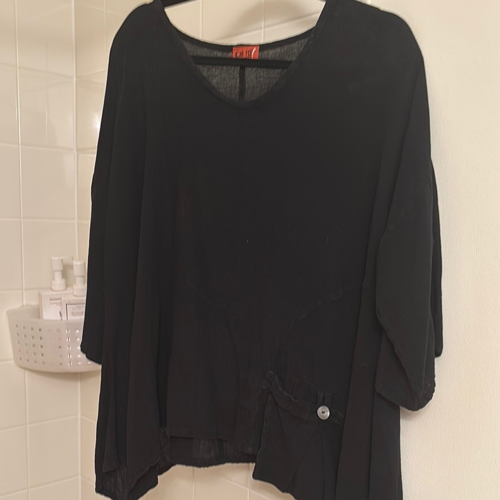 Oh My Gauze Black Asymmetrical 3/4 Sleeve Blouse